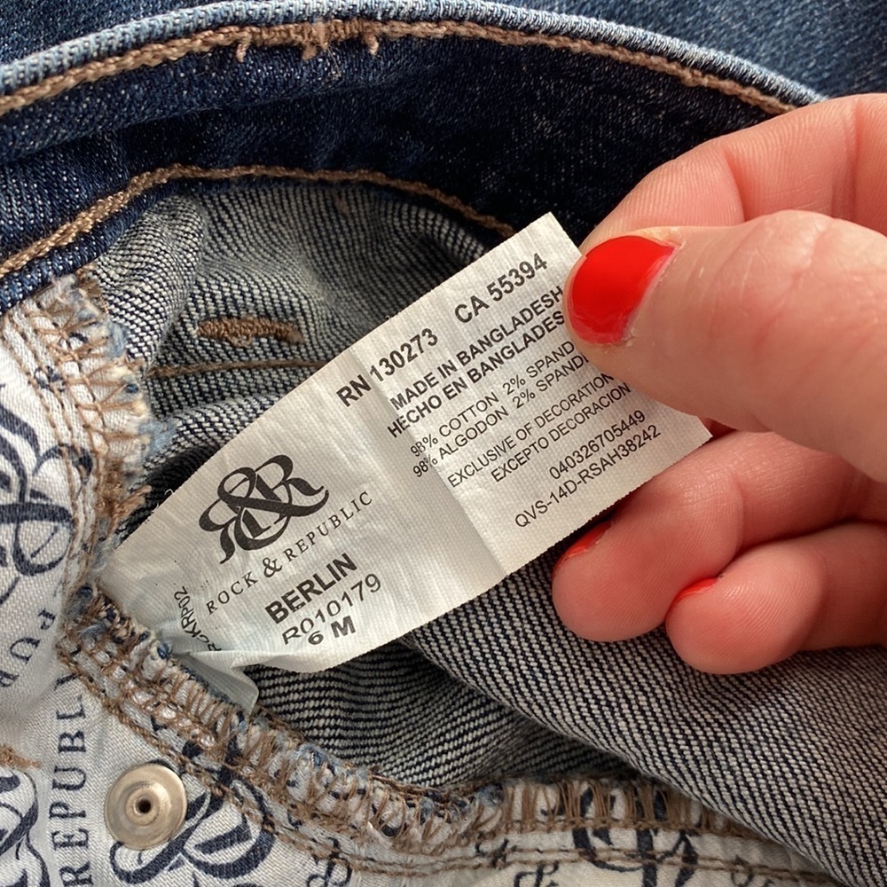 Rock and Republic Berlin skinny jeans. - Picture 5 of 13